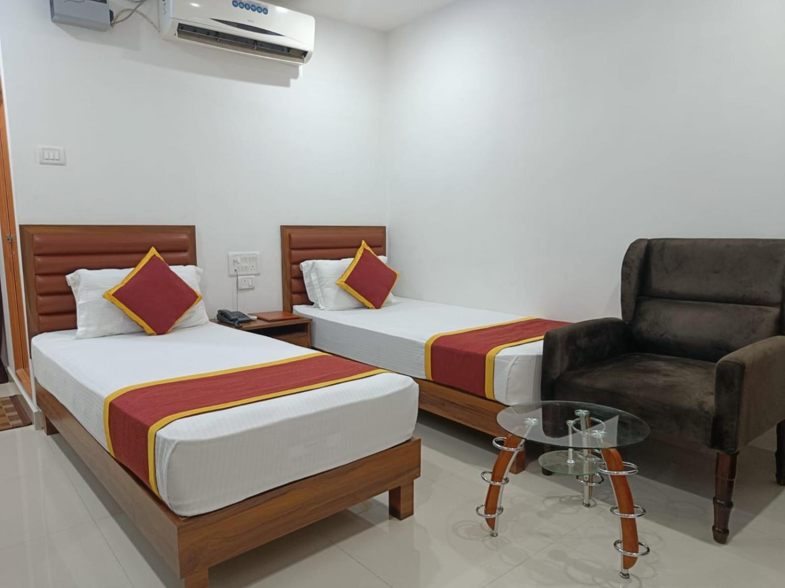 Hotel Executive Inn Hailakandi Extérieur photo