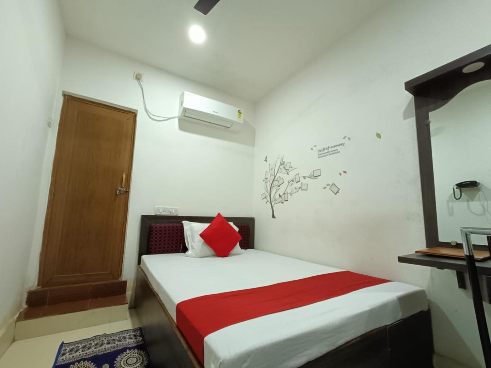 Hotel Executive Inn Hailakandi Extérieur photo